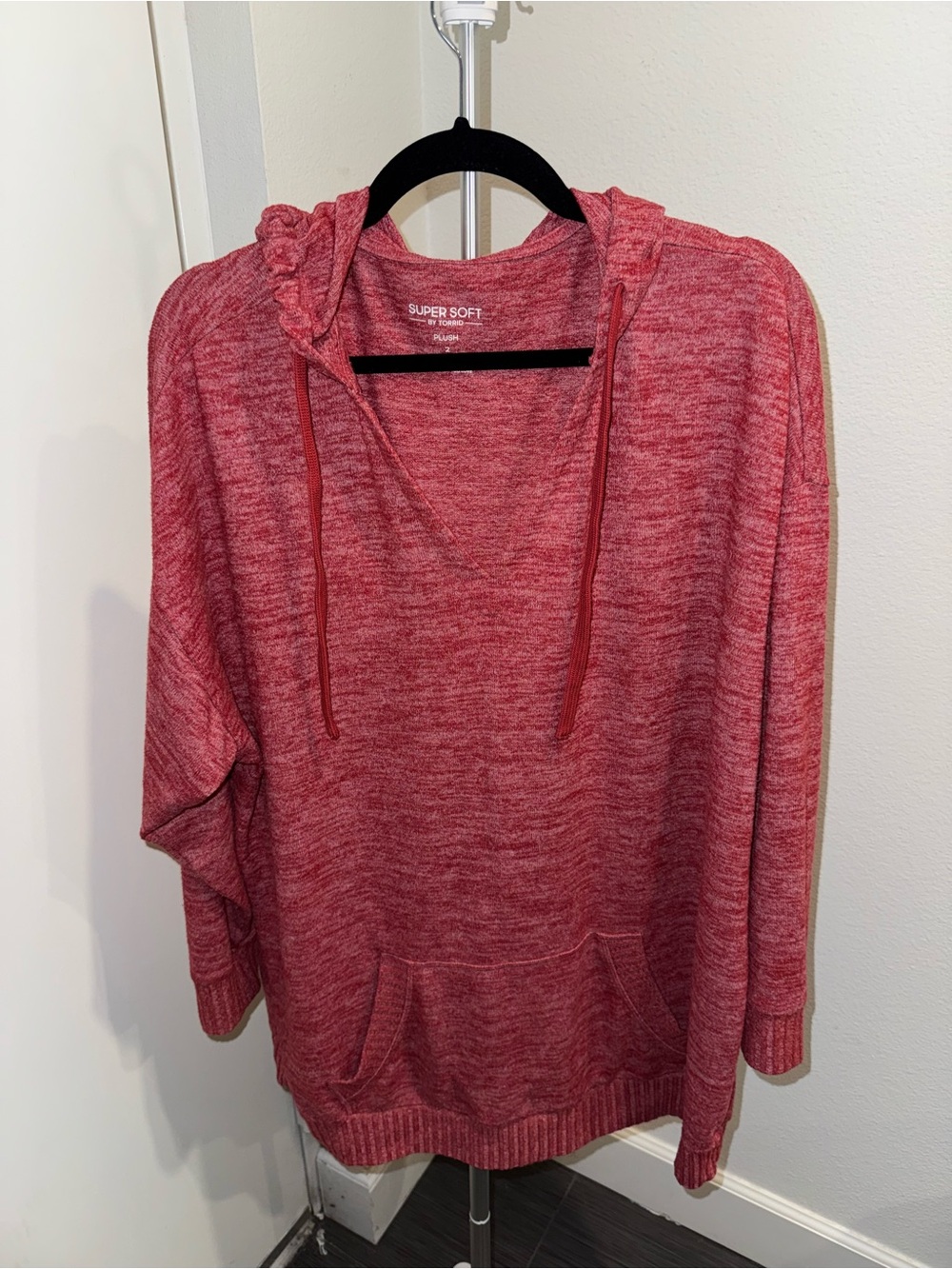 TORRID‎ Heathered Athletic Red Hooded Knit Pullover Beachy Quiet Luxury Comfort